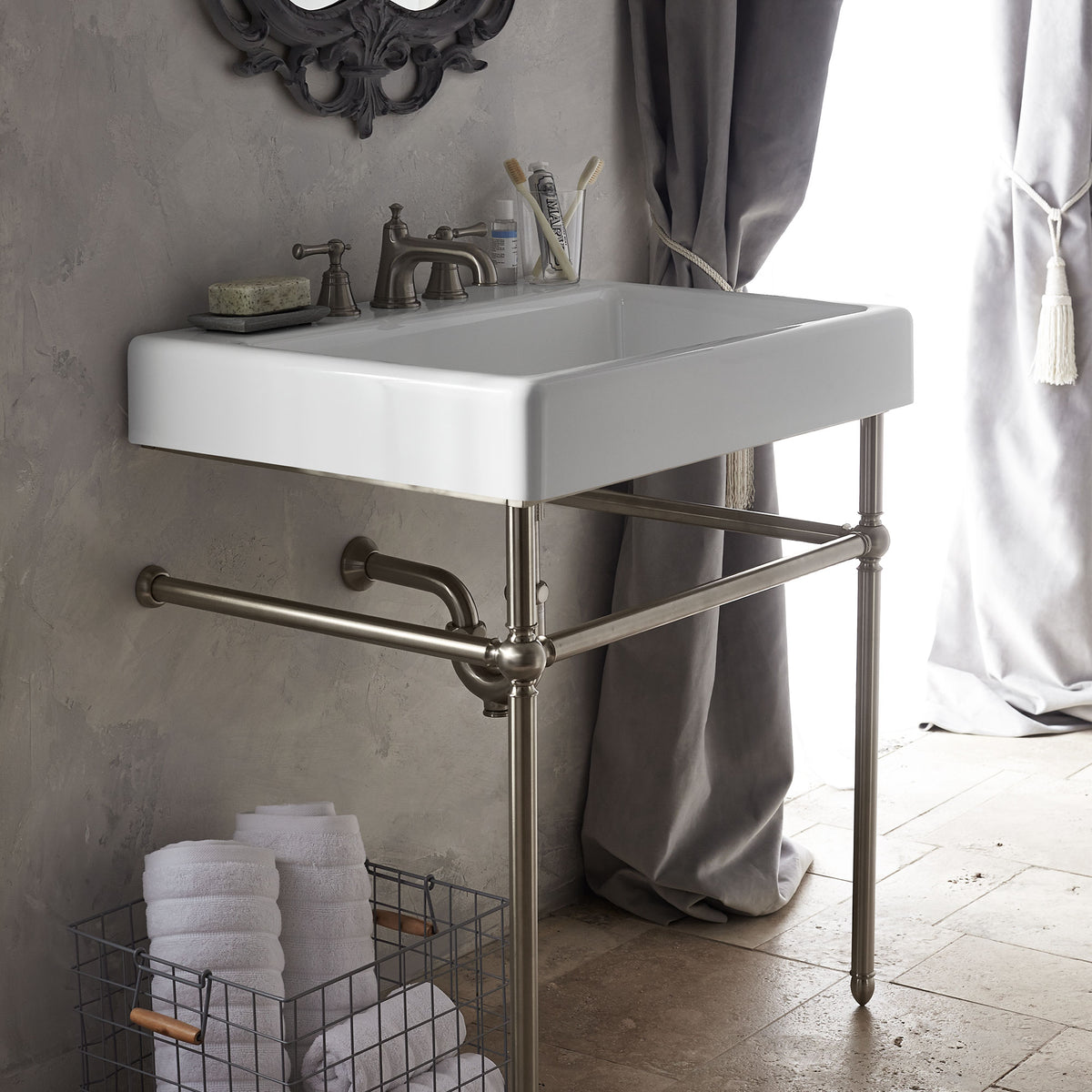 LEGS D21411030.144 BN OAK HILL CONSOLE
