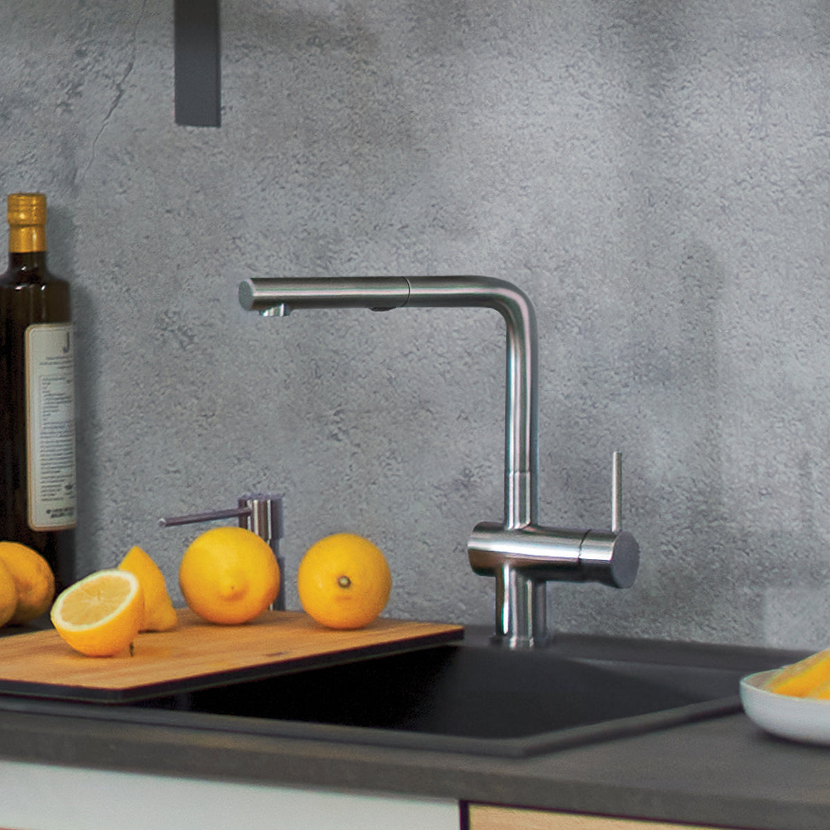 Linus Single Hole Pull Out Kitchen Faucet in PVD Steel