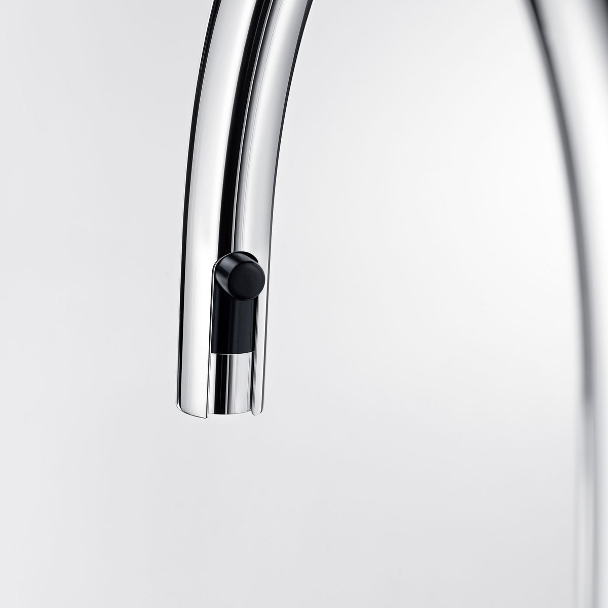Urbena Single Hole Pull-Down Fct in Chrome/Truffle, 1.5gpm