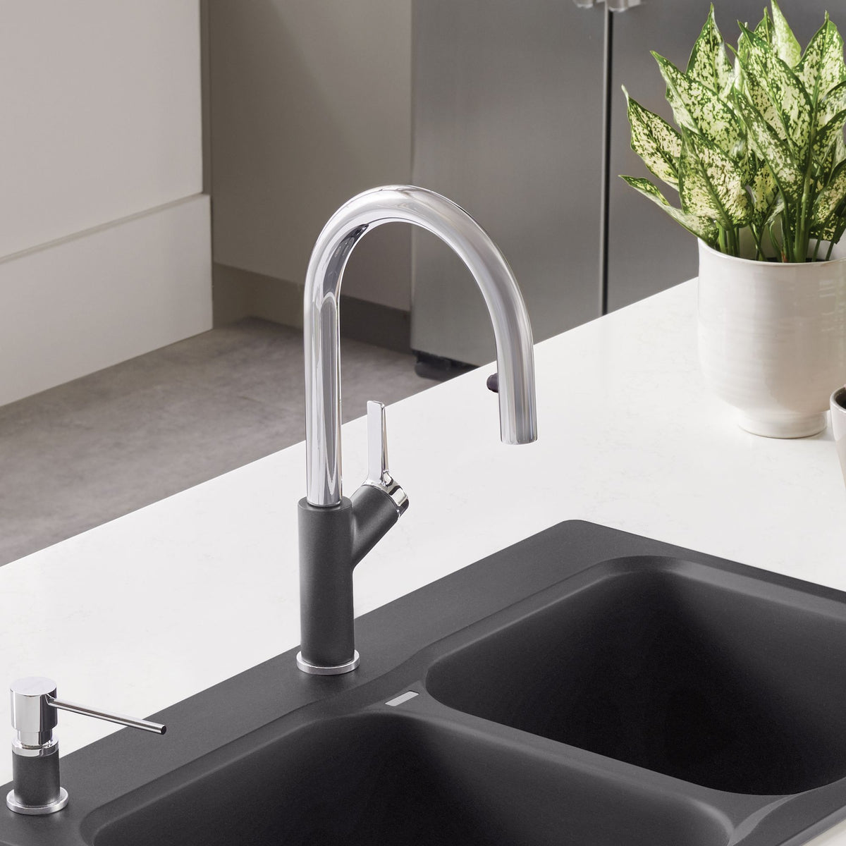 Urbena Single Hole Pull-Down Fct in Chrome/Cinder, 1.5gpm